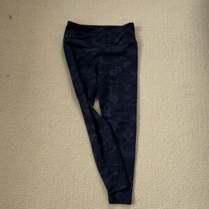 Lilybod navy Camouflage Leggings